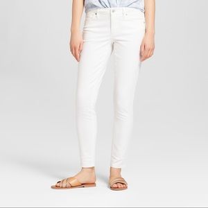 Mid-Rise White Skinny Jean - Universal Thread